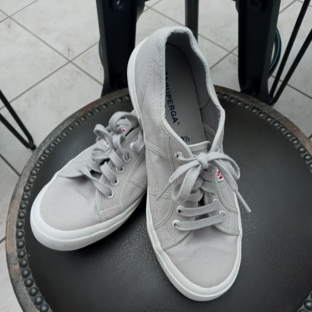 Superga kicks